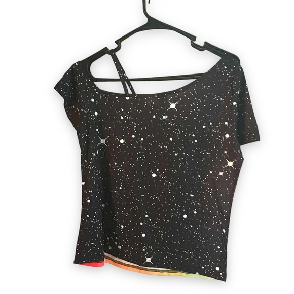 New Woman’s Artistic Galaxy Rainbow Pour Paint Bucket Unique Cold Shoulder Tee - Picture 4 of 7